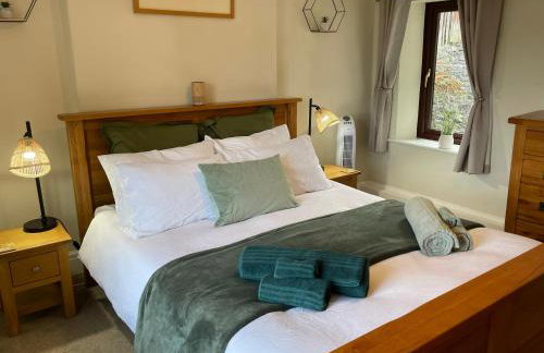 Muddy Paws Cottages - The Nook - Photo 34