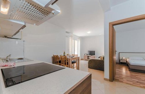 1 Bedroom Cozy Apartment In Vlasici - Foto 15