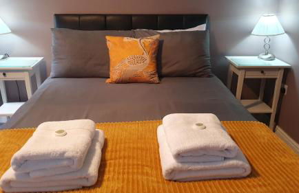 Modern 1 Bedroom Apartment Free Parking WiFi Near City Centre - Photo 10