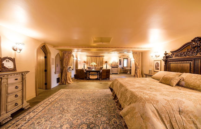 HIGHLANDS CASTLE overlooking Lake George.. plus 2 other Castles! - Foto 24