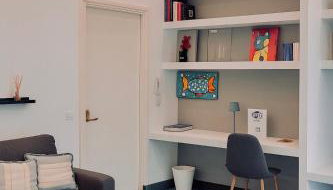City Life Apartment - Photo 3
