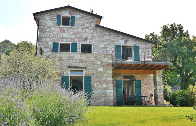 Villa il Cerro With Lake View - Photo 1