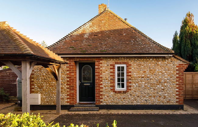 Quaint Coastal Cottage - 5 Mins From Beach - Foto 1