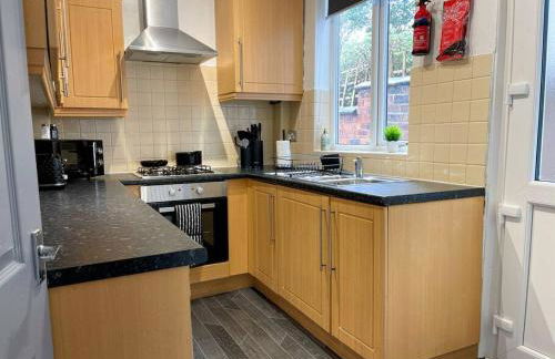 Cliff House By RMR Accommodations - NEW - Sleeps 8 - Modern - Parking - Foto 53