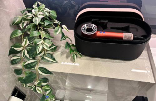 Luxury 2BR- Sleeps 5- Westfield Apartment- 3 min to station- Perfect for Families Shopping - Foto 2