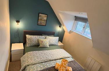 #81 Stylish Top Floor - for 2 - 10 mins to Brueton Park - " Perfect for Business Traveler and Couple - Free Parking" - Foto 11