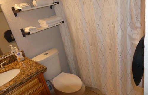 Beautiful 2-Bedroom Condo Near Universal and other Orlando Attractions, King Bed & Wi-Fi - Foto 39
