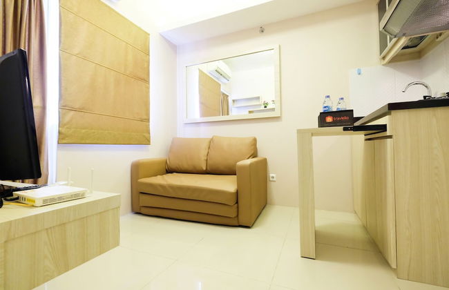 Easy Access to Mall Green Pramuka Apartment - Foto 1