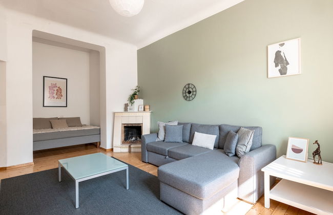 2ndhomes Spacious & Cozy 1BR Home - Photo 12