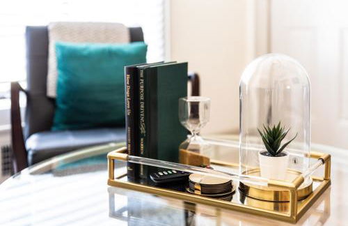 Modern 2BR Stay In Historic West End Near Downtown - Foto 10