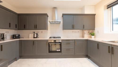 Spacious 4BR Home Walk to Station Parking - Pass the Keys - Foto 4, Other