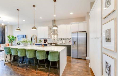 The Ultimate Double Rooftop Deck with Skyline Views - Foto 9