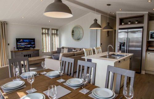 High Oaks Grange - Contemporary Lodges - Photo 14