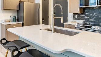 Boutique 1BR Condo - Walk to Memorial Stadium - Historic Hayward Place - Foto 3, stove