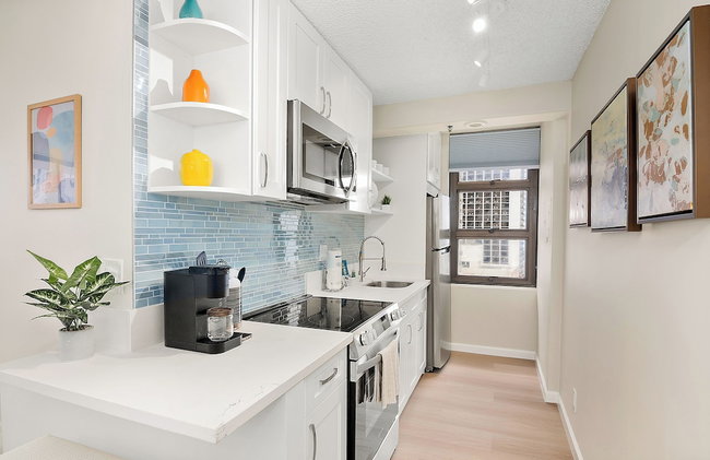 Mountain View Condo with King or Queen Bed and Parking - Photo 97