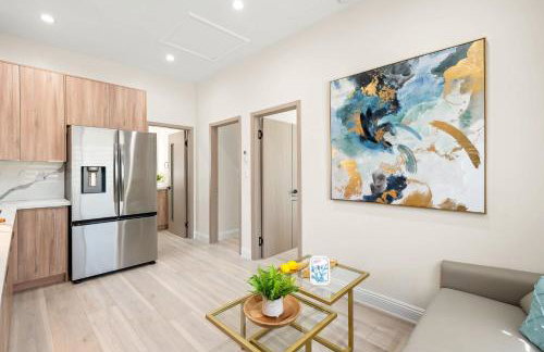 Cozy Modern Home w Full Kitchen & Parking - Foto 1