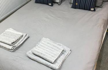 M60 Modern Studio Appartment with free parking - Foto 2