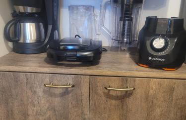 Apartamento Aconchego Frente Mar - Vila Guilhermina Praia Grande SP - Cozinha Completa - Climatizador de Ar - TV a Cabo - Wi-Fi - Photo 20