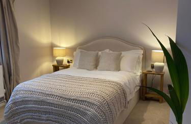 Cosy Riverside Hideaway - Photo 9