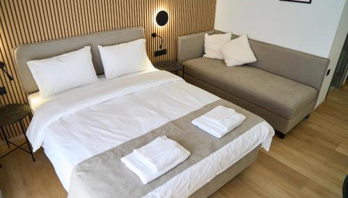 42 Studio 16 - Photo 4, towels