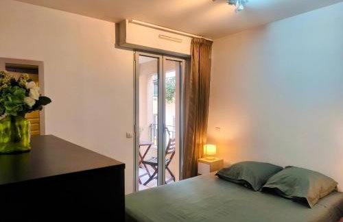 Quiet Appartment AC 400m Palais & 100m Beach - Foto 13