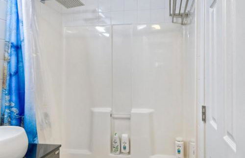 Home to enjoy the beach with ocean view - Photo 51