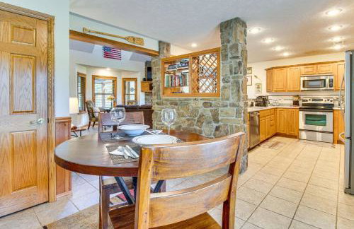 TroutFest Riverfront Norfork Home, Great Fishing - Foto 10