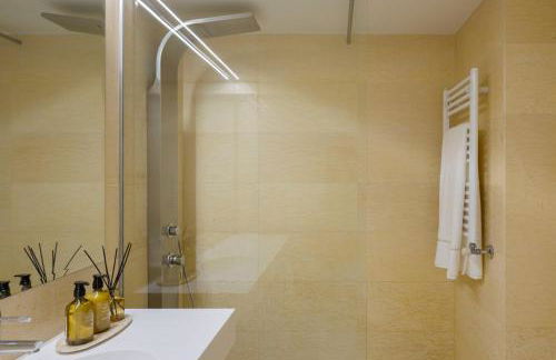 SONIA Travels - Photo 21