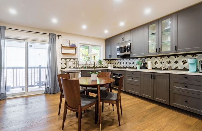 Cheerful 3 bedroom w/ indoor fireplace in Toronto - 02 free parking - Foto 11