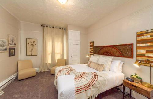 Renovated 2 bed 2 bath Near Arena and Downtown - Foto 1