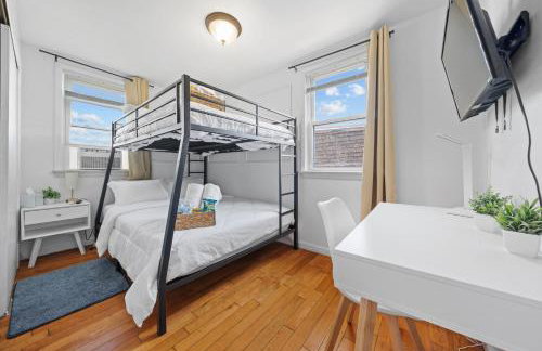 Welcoming Apartment - 10 min Light Rail Access - Foto 16