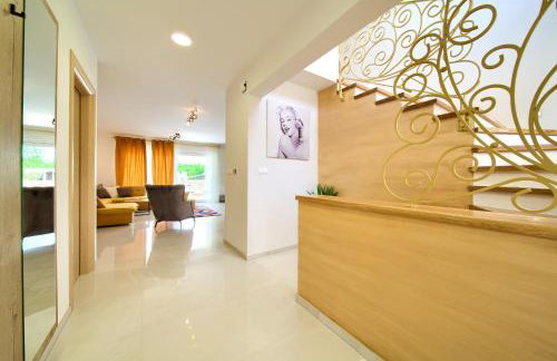 Beautiful Villa Vita Maris with heated pool - Foto 33