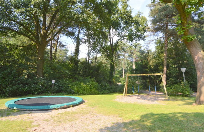 Refined Holiday Home in Guelders near Forest - Foto 16