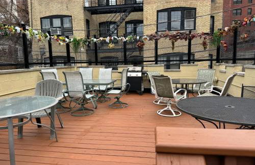 Bootlegger House Sleeps 10-20 Free TV & Parking - Foto 38