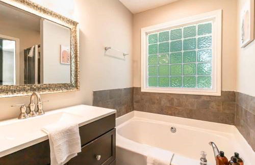 Minutes to Benning Two-Story Oasis Benning Bliss - Foto 14