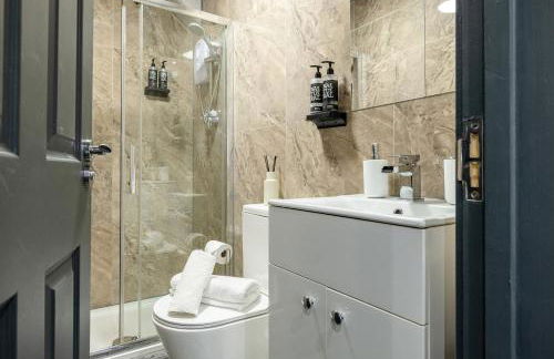 ROOMS NEAR ME - Entire Apartment none sharing, kitchen, bathroom and nearby parking - Foto 35