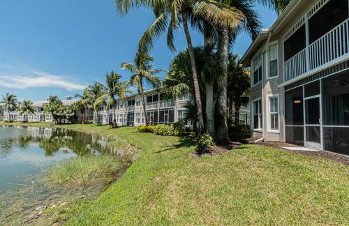 Greenlinks at Lely Luxury White Orchid Fully Renovated Modern 1st floor 3bdr Golf Resort Villa - Photo 35