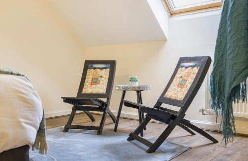 Casa Lana - Spacious and Stylish 4-Bed Home Near Gatwick with Free Parking - Foto 12