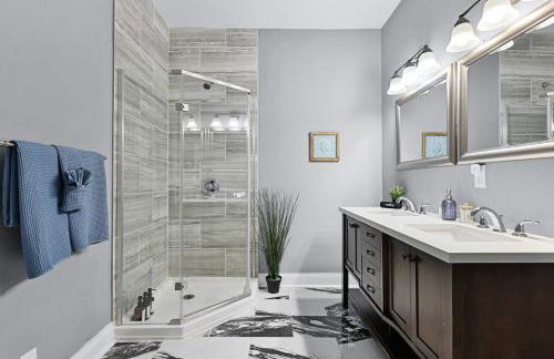 Spacious Modern 5BR Home Near Downtown St Louis - Foto 29