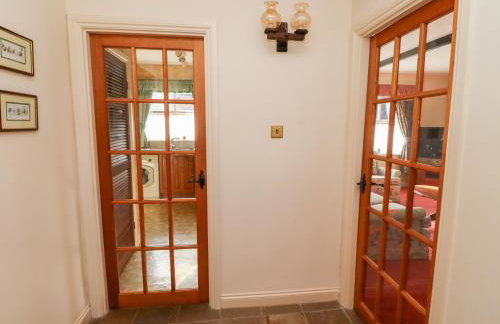 Honeysuckle - Photo 14