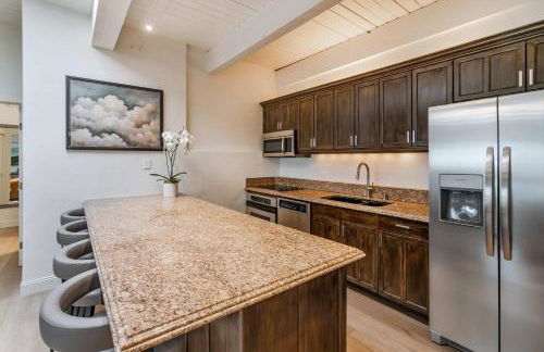 1 Block to Gondola Updated Top-Floor 2BR 2BA - Foto 13