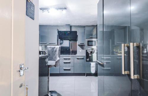 Middleton 4 Bed Free Parking Long stays - Foto 12