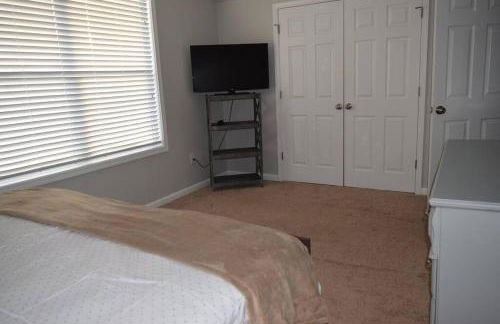 Home In Greenville 4 bedrooms, 4 beds, 2 baths - Foto 7