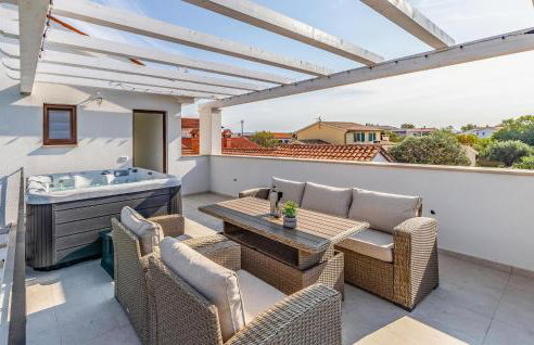 2 Bedroom Lovely Home In Hrboki - Photo 3