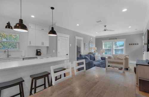 Golf Cart, 3 King Beds, Covered Rooftop Area, Half Mile to Beach! - Foto 19