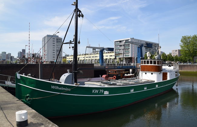 Boathotel Rotterdam Wilhelmina - Photo 1