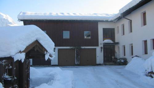 Appartement im Souterrain mit Terrasse - Foto 5