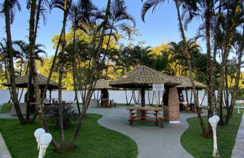 AP COM PISCINA, CHURRASQUEIRAS, AR CONDICIONADO, até 08 adultos - Foto 3