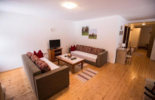 Ellen-Lara - Foto 15