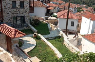 Annousa's House & Studios - Photo 1